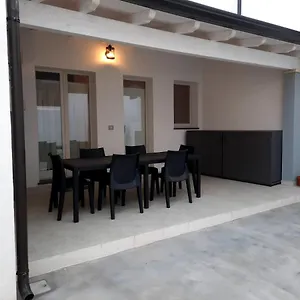 Su Palazzina Storica In Centro A Appartamento